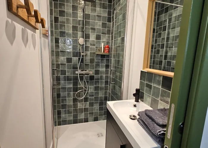 Maison De Village à Proximité De Montalbert