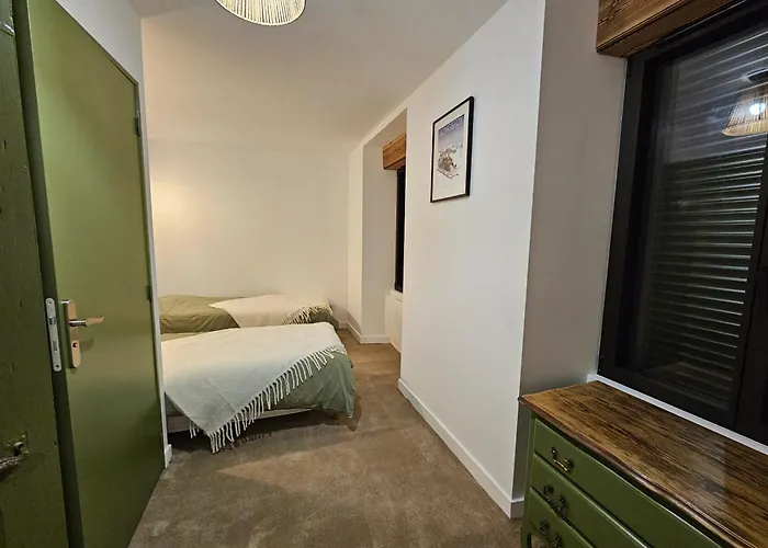 Maison De Village à Proximité De Montalbert