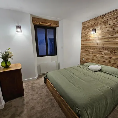 Maison De Village A Proximite De Montalbert *