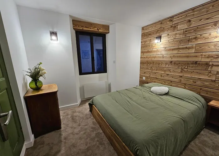 Maison De Village A Proximite De Montalbert *